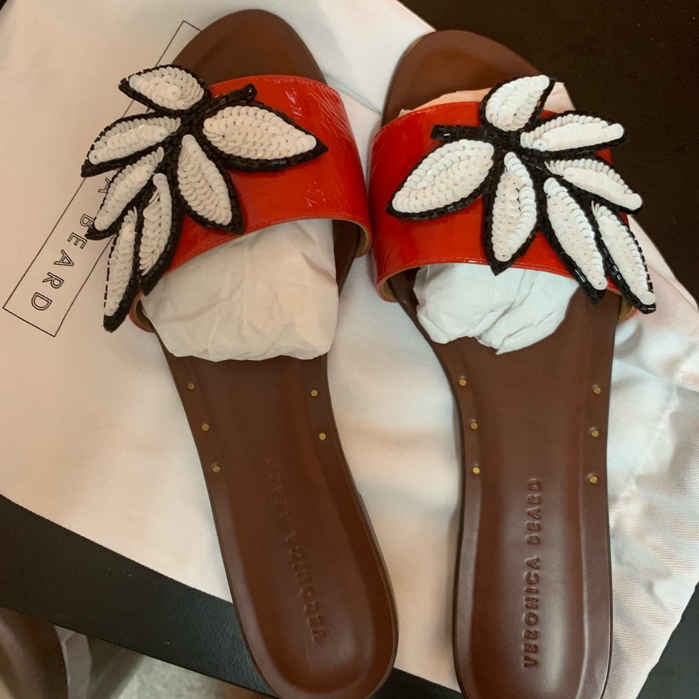 Veronica Beard flat sandals
